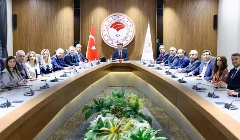 TARIM VE ORMAN BAKANLIĞI İLE TÜRKİYE GIDA VE İÇECEK SANAYİİ DERNEKLERİ FEDERASYONU ARASINDA GIDA OKURYAZARLIĞI PROTOKOLÜ İMZALANDI