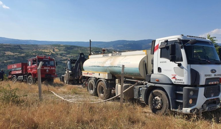 Manisa’da tarım arazisinde çıkan yangın söndürüldü