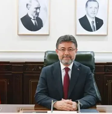 Tarım ve Orman Bakanı İbrahim Yumaklı, sahipsiz köpeklere ilişkin değerlendirmelerde bulundu.
